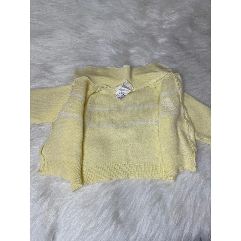 1980's Baby Yellow Knit Cardigan Sweater Teddy Bear Size Newborn to 9 Months‎